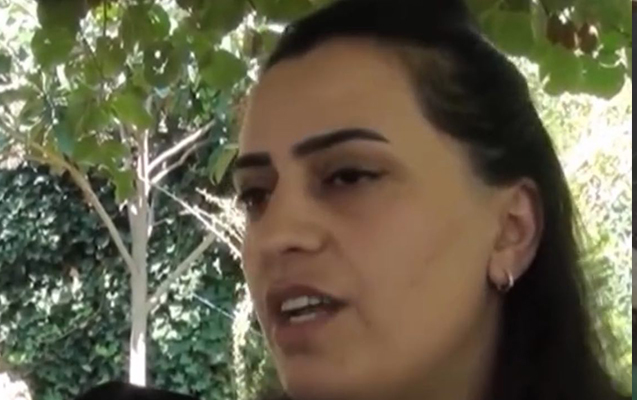 Qaxda xadimə işləyən qadın 37 yaşında tələbə oldu - VİDEO 1 Qaxda xadimə işləyən qadın 37 yaşında tələbə oldu - VİDEO