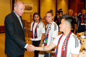 Millimizin futbolçuları Ərdoğanla görüşdü - FOTOLAR