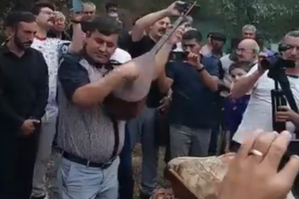 Məmməd İsmayıl "Ruhani" sədaları altında son mənzilə yola salındı - VİDEO