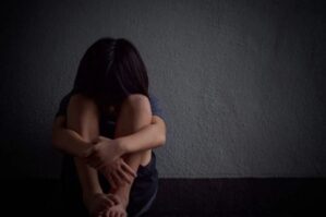 Beyləqanda 15 yaşlı qıza əxlaqsız hərəkət etdilər: dərhal tutuldular