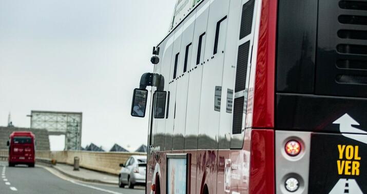 Gəncəyə gətirilən yeni sərnişin avtobusu qəzaya uğradı – VİDEO