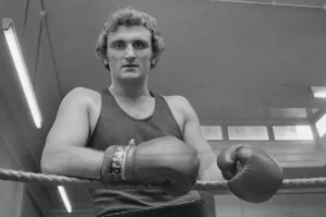 Boksçu Co Baqner vəfat etdi