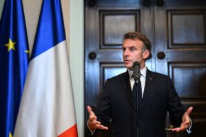 Solçular Makronu istefaya göndərməyi planlaşdırır