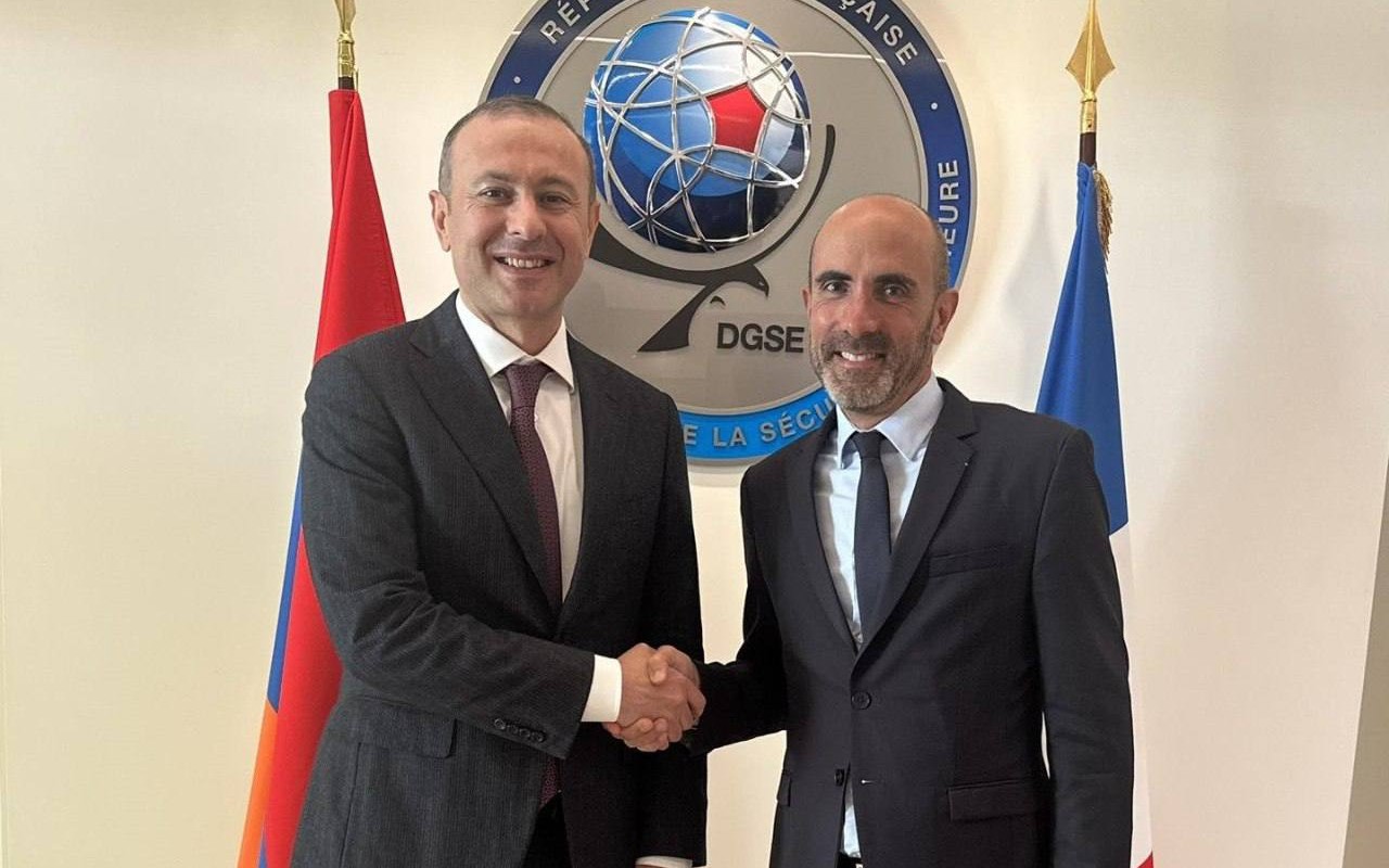 Qriqoryan Ruffo ilə görüşdü