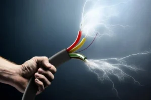 Kürdəmirdə 36 yaşlı kişini elektrik cərəyanı vurub