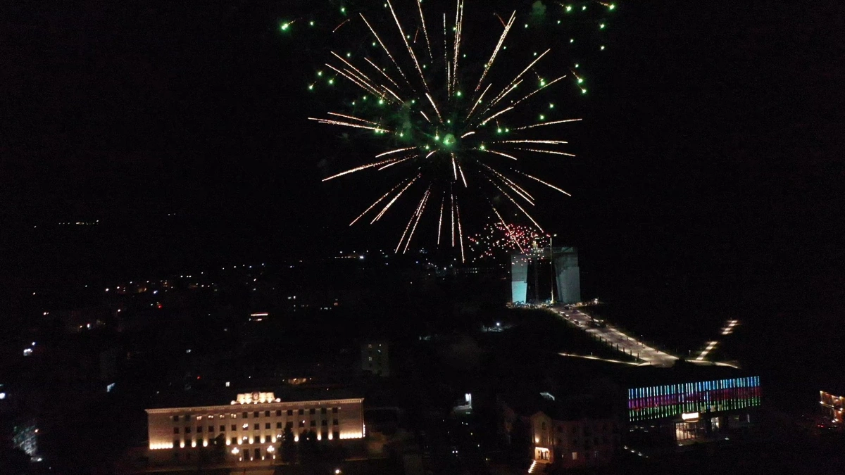 Xankəndidə atəşfəşanlıq oldu – FOTOLAR