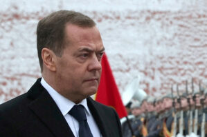 Medvedev təcili Finlandiya ilə sərhədə gəldi: "Nə olacağını görəcəyik!"