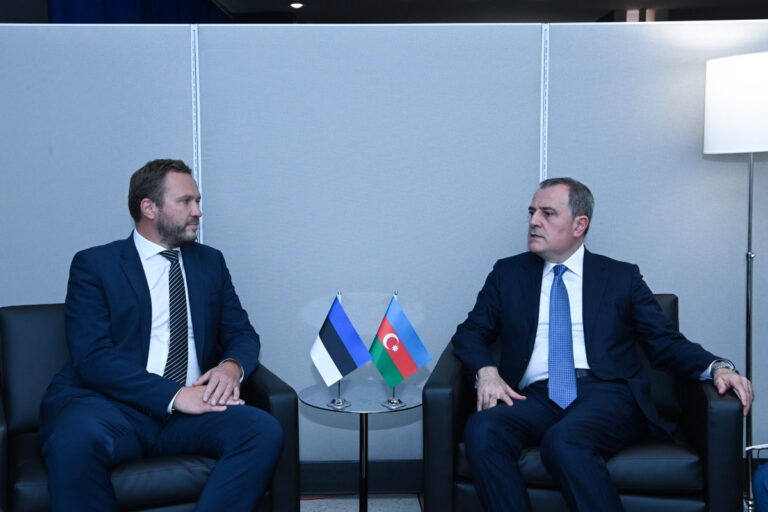 Azərbaycan və Estoniya XİN rəhbərləri görüşüb