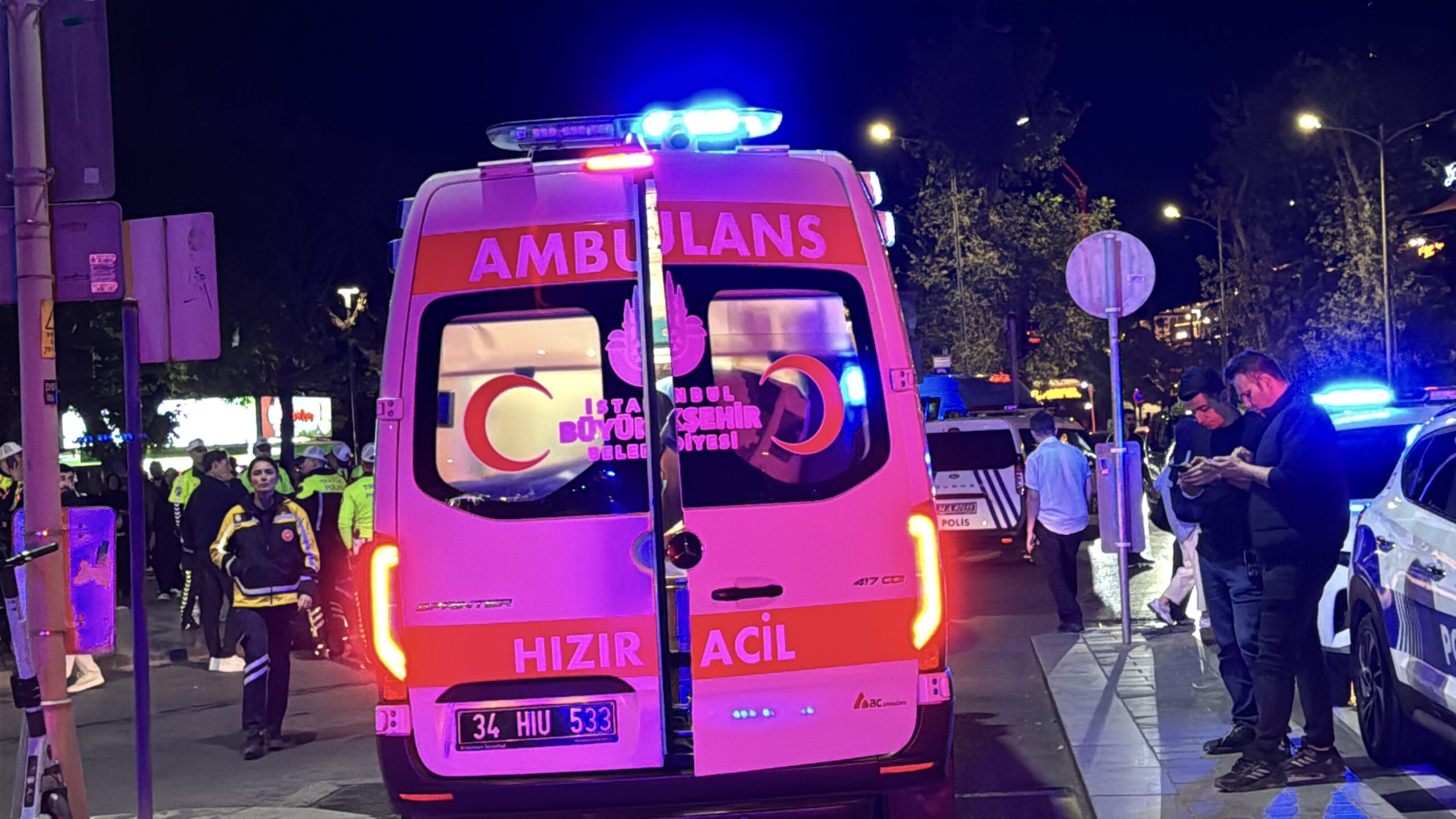 AA 20250919 39168183 39168181 USKUDARDA VAPUR ILE YUK GEMISININ CARPISMASI SONUCU 8 KISI YARALANDI scaled