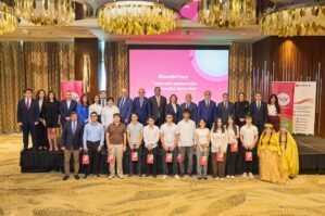 “Nar” ilin ən uğurlu abituriyentlərini mükafatlandırdı - FOTOLAR