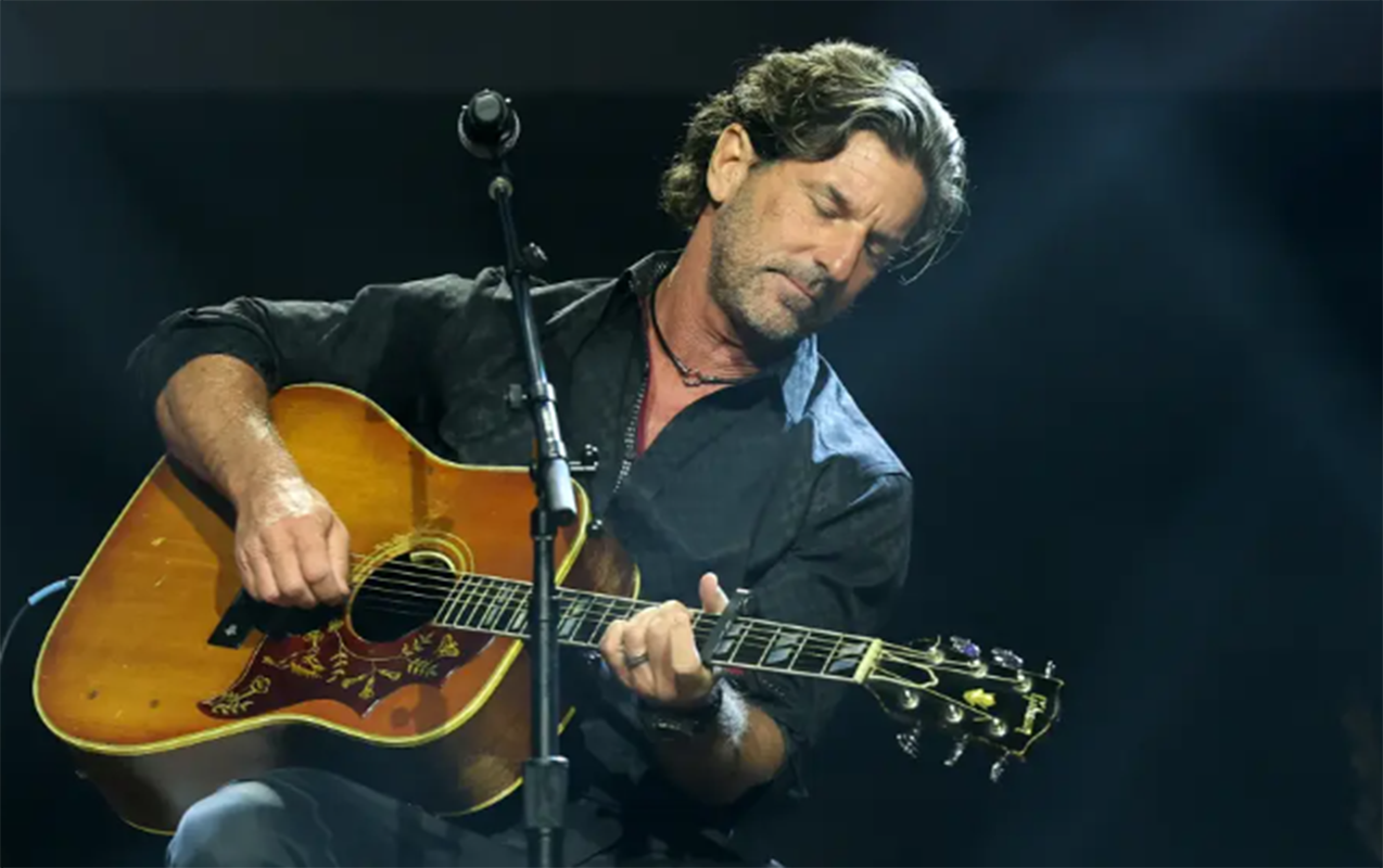 Amerikalı müğənni təyyarə qəzasında öldü