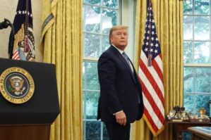 Trampla bağlı ağlasığmaz iddia: Ən böyük rəqibi belə "qorudu"