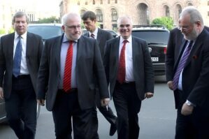 Bu gün onlar da Qarabağı tərk etdi – Heç kimin demədiyi “dördüncü təklif”