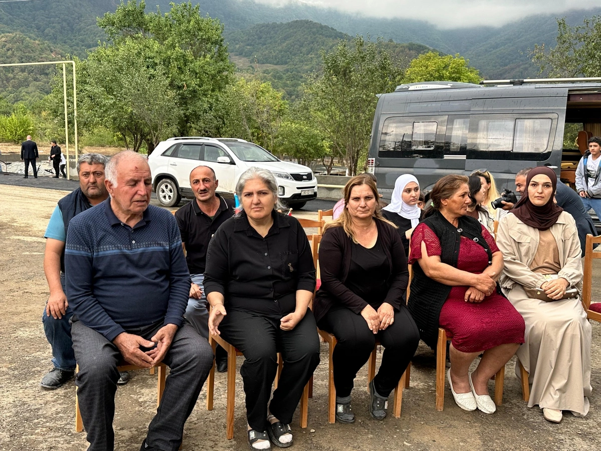 İlk köç Badara kəndində: açarlar təqdim edildi - FOTOLAR 2 İlk köç Badara kəndində: açarlar təqdim edildi - FOTOLAR