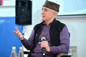 Alim Qasımov villasının satılmasından danışdı