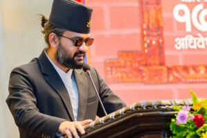 Etirazçılar onun baş nazir olmasını istəyirlər - FOTOLAR