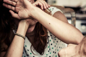 Ağcabədidə 16 yaşlı qız qətlə yetirildi - Qardaşı saxlanıldı