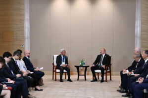 Tiencində İlham Əliyev Cin Liqunla görüşdü - FOTOLAR