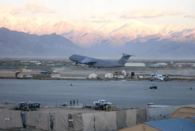 Əfqanıstanda Baqram aviabazasında partlayış: Hücum ehtimalı var