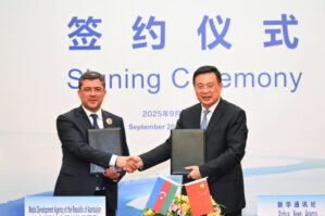 Əhməd İsmayılov Çindəki forumda - FOTOLAR