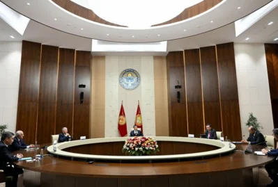 Əli Əsədov Bişkekdə Sadır Japarovla görüşdü - FOTO