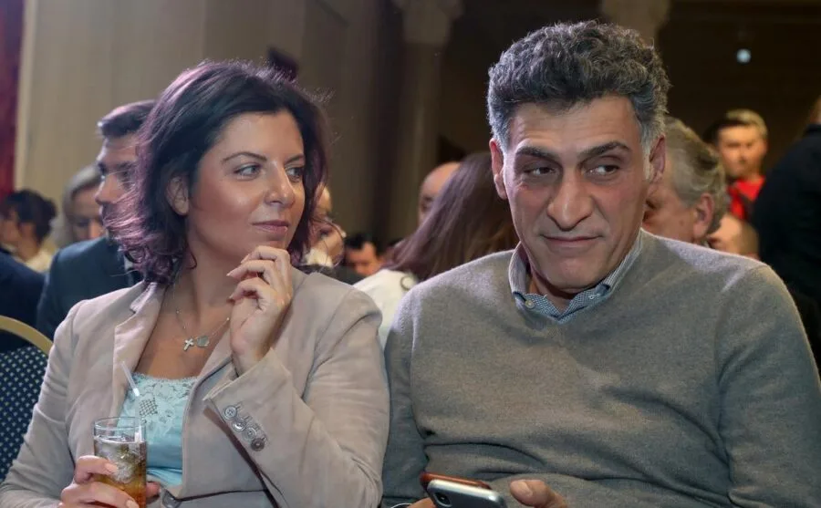 Simonyan əri ilə vidalaşdı: bunları yazdı