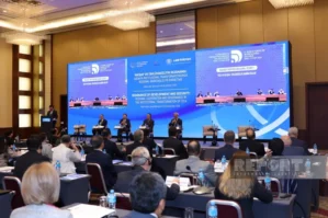 Həmin forumun 13-cü sessiyasının ikinci günü başladı