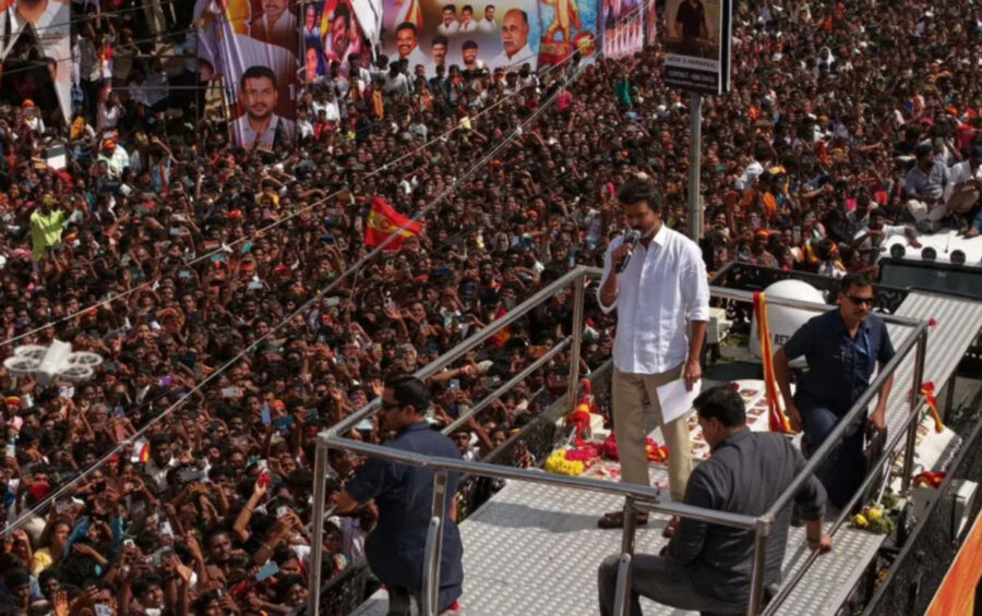 Aktyora görə 40-a yaxın adam öldü - Hindistanda faciə