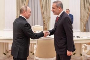 Fidanın Putinlə ayaqüstü söhbəti - VİDEO