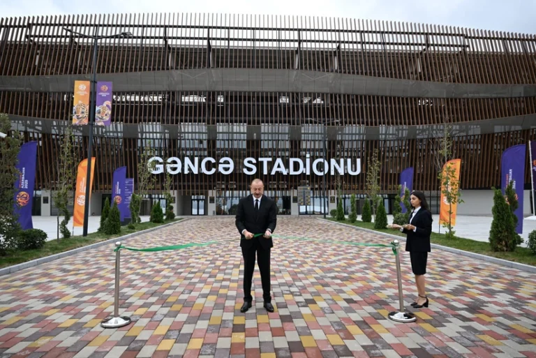 İlham Əliyev Gəncə şəhər stadionunun açılışında iştirak etdi - FOTOLAR