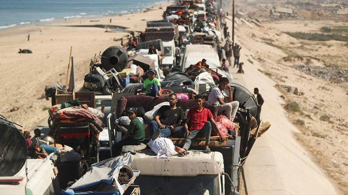 300 mindən çox fələstinli Qəzza şəhərini tərk etdi