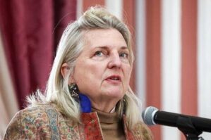 Küçədə mənə "rus donuzu" deyirdilər - Sabiq nazir