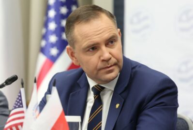 Keşiş geyimində prezidentin yanına getdi