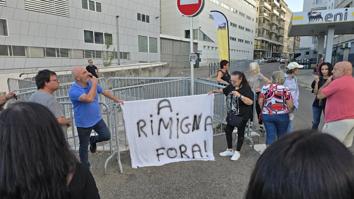 Korsikada etiraz aksiyası keçirildi - FOTOLAR 2 Korsikada etiraz aksiyası keçirildi - FOTOLAR