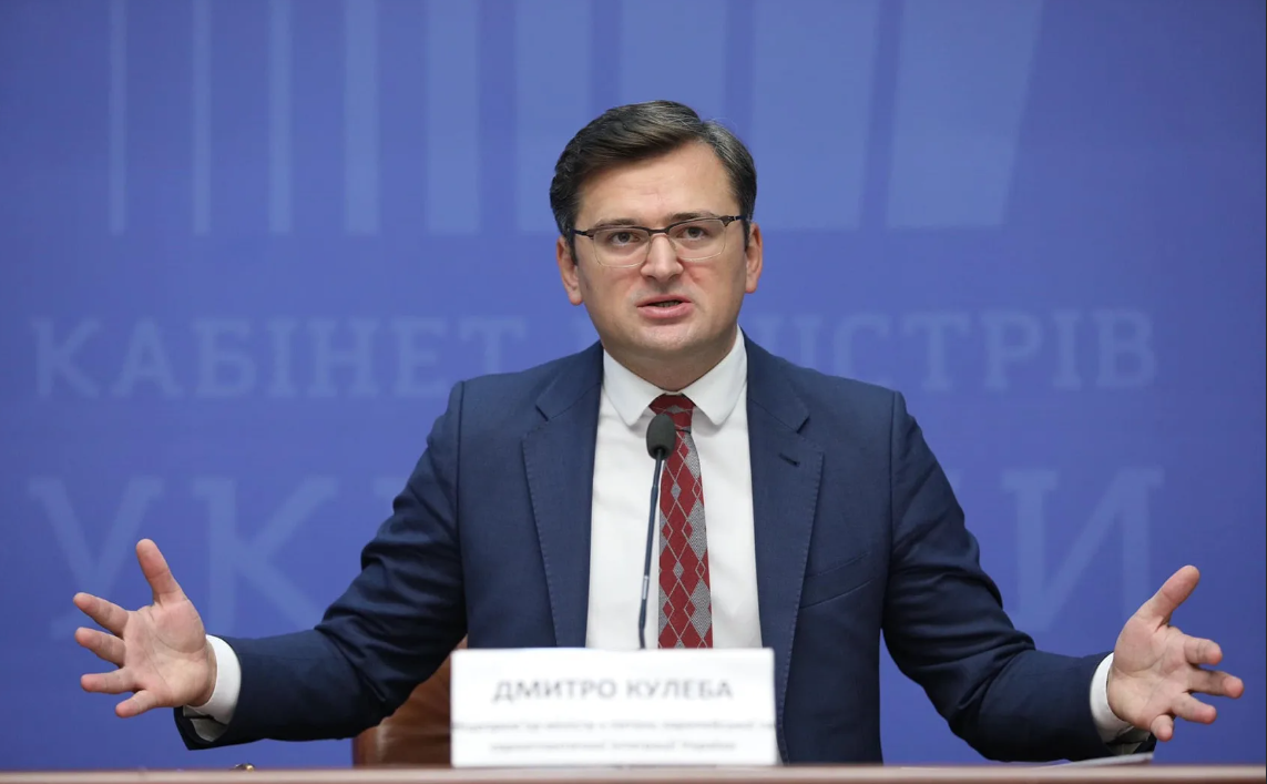 Ukraynalı sabiq nazir gecə ölkədən oğru kimi qaçdı