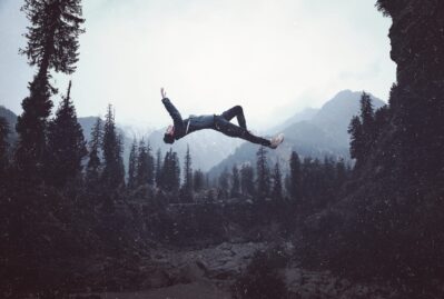 Şəkil çəkdirmək həvəsi turistin sonu oldu – VİDEO