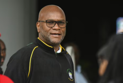 CAR səfiri Parisdə özünü 22-ci mərtəbədən atdı