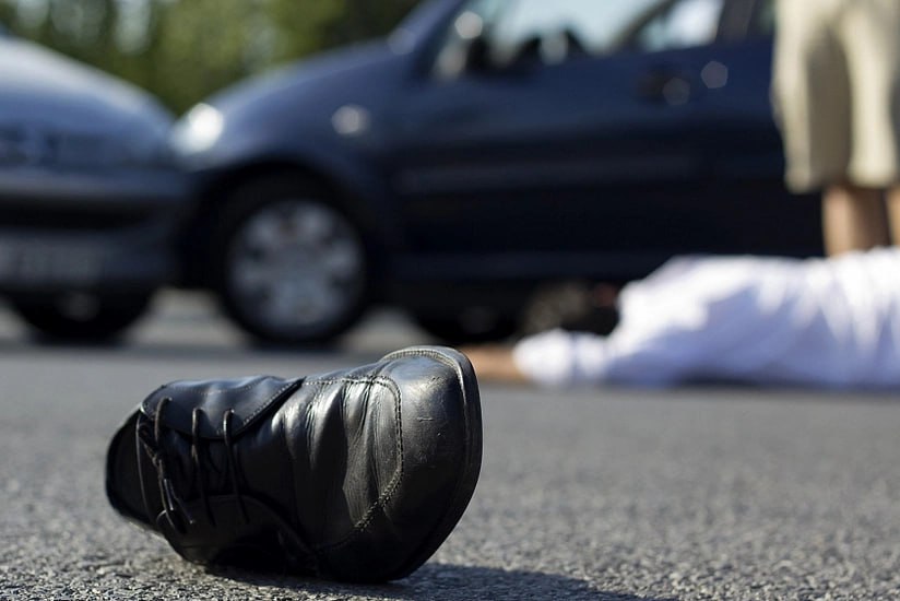 Yolu keçən kişini maşın vuraraq öldürdü
