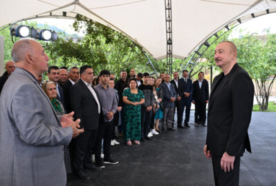 Prezident: "Özün yazmısan bu şeiri?"