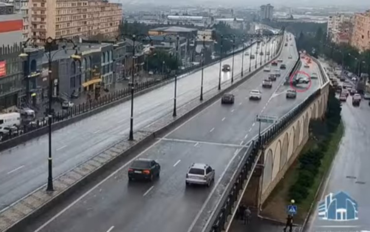 Sürücünün öldüyü dəhşətli qəza - Anbaan video 1 Sürücünün öldüyü dəhşətli qəza - Anbaan video