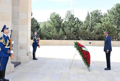 Ruanda prezidenti Fəxri və Şəhidlər xiyabanlarını ziyarət etdi - FOTOLAR