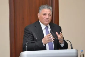 Sabiq prokurorun qardaşı suallara cavab verə bilmədi