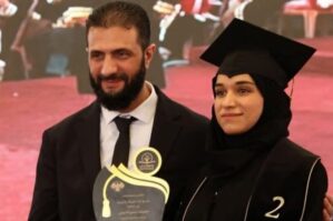 Suriyanın birinci xanımı məzun oldu: diplomunu...