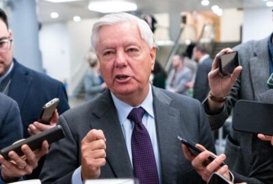 Trampın müttəfiqi Macarıstan və Slovakiyanı hədələdi: Addım atmasalar...