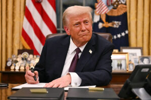 Tramp həmin qanunu imzaladı