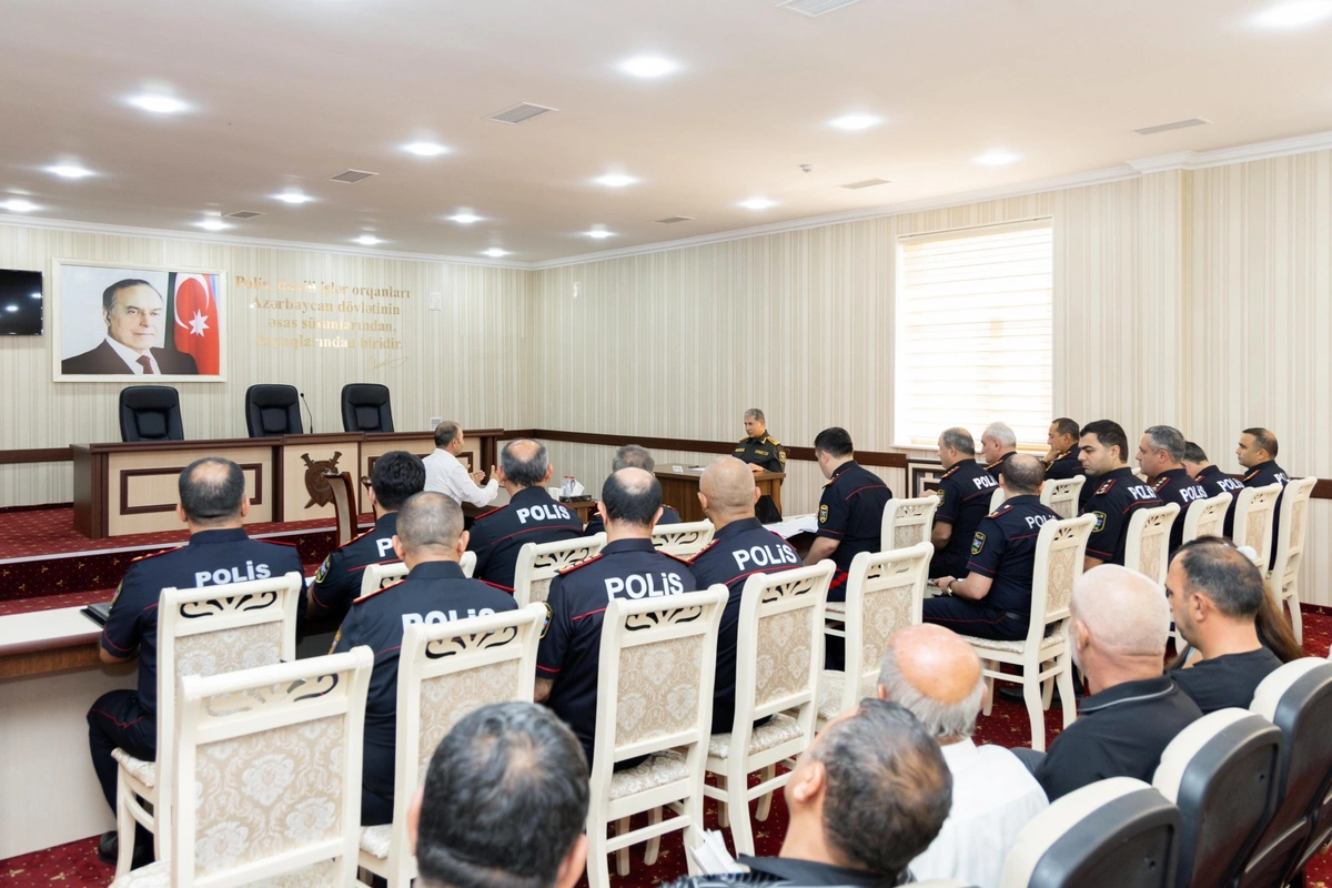 Vilayət Eyvazov Naftalanda vətəndaşları qəbul etdi - VİDEO 2 Vilayət Eyvazov Naftalanda vətəndaşları qəbul etdi - VİDEO