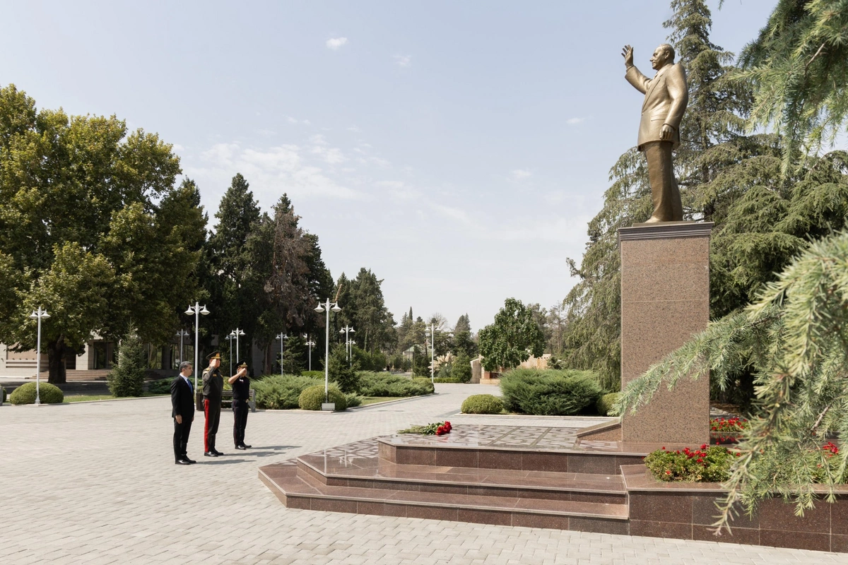 Vilayət Eyvazov Naftalanda vətəndaşları qəbul etdi - VİDEO 3 Vilayət Eyvazov Naftalanda vətəndaşları qəbul etdi - VİDEO