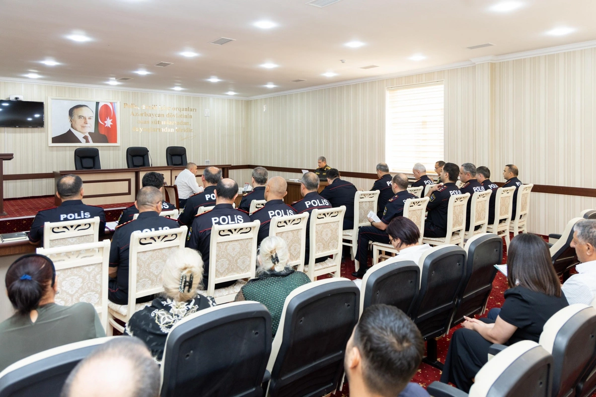 Vilayət Eyvazov Naftalanda vətəndaşları qəbul etdi - VİDEO 5 Vilayət Eyvazov Naftalanda vətəndaşları qəbul etdi - VİDEO