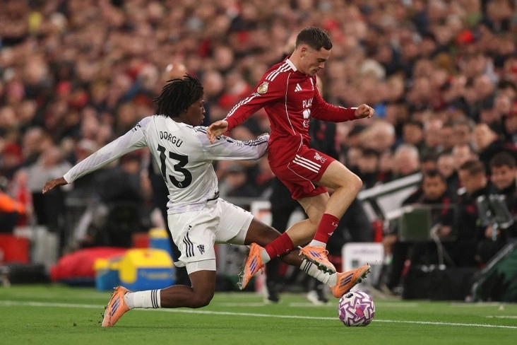 “Mançester Yunayted” səfərdə “Liverpul”u məğlub etdi