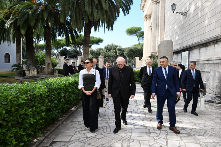 Mehriban Əliyeva Müqəddəs Pavel Bazilikasında bərpa işləri ilə tanış olub – FOTOLAR